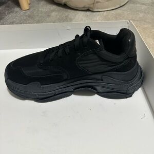 Balenciaga Noir Sneakers